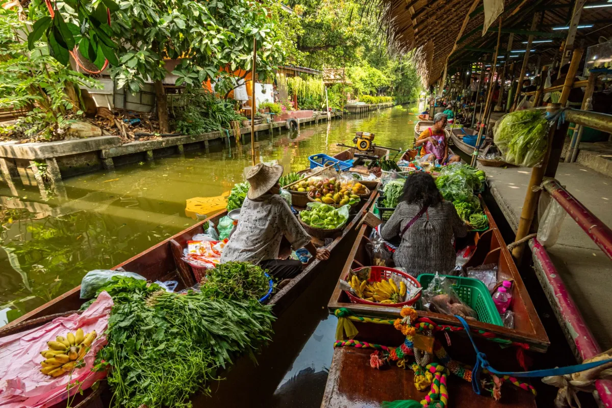 Visiting five floating markets around town (Market 2: Khlong Lat Mayom)