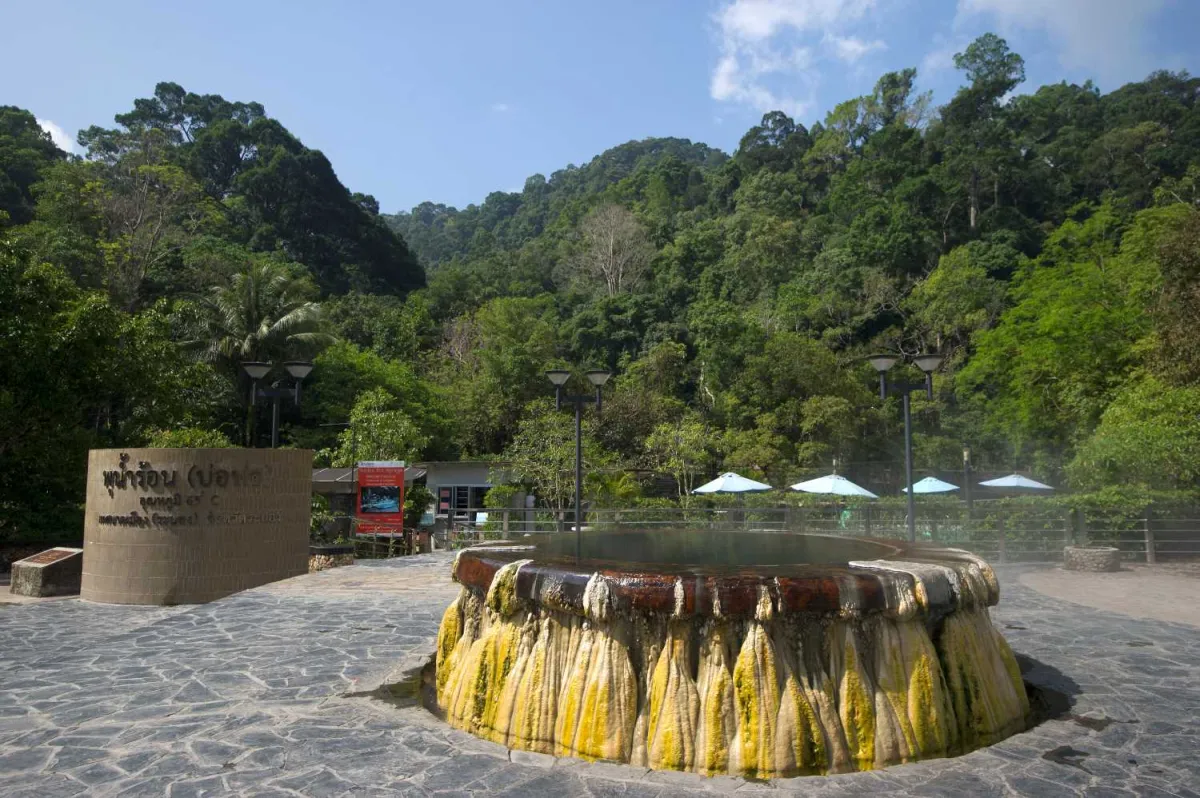 Health Tourism, Hot Springs - Raksawarin Park.