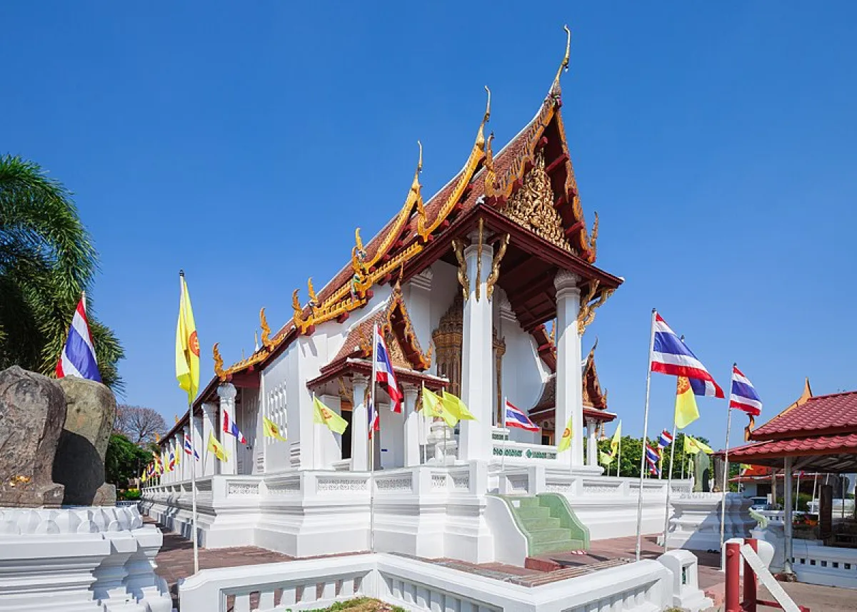 Following the Footsteps of Lisa (BLACKPINK) - Wat Na Phra Meru, Ayutthaya