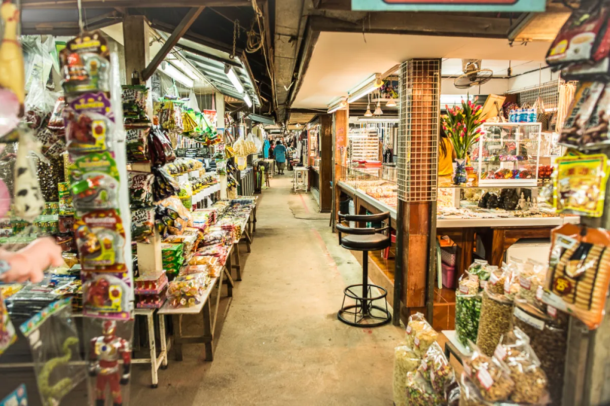 Don’t miss Thai border tourism Spot of Rim Moei Market