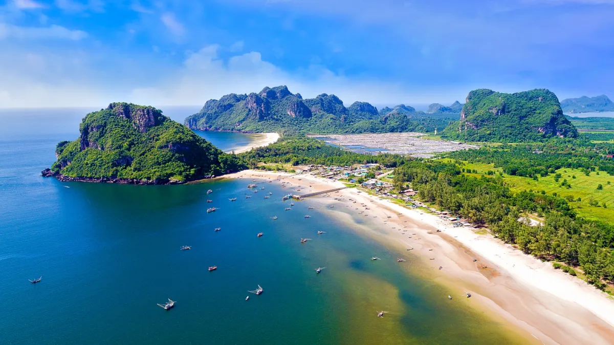 Explore the Magnificent Seven Seas of Chumphon - Tham Thong Beach