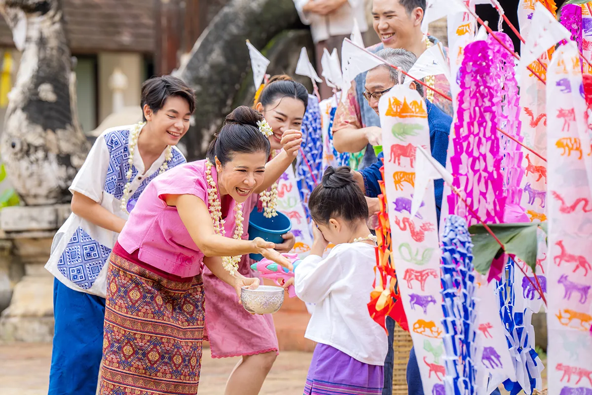 ソンクラーン祭りで、タイの観光が、世界規模に引き上げられました。
