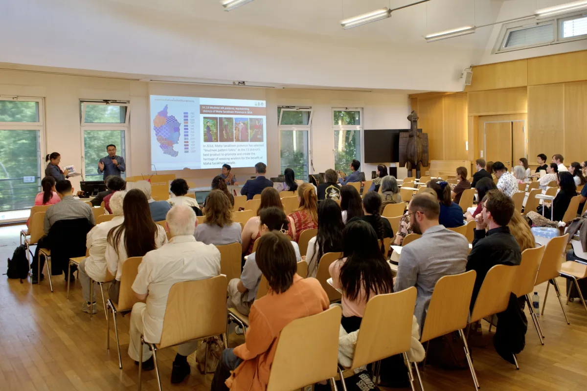 Seminar Thai Tag 2025 unter dem Thema „Threads of Time: Preserving and Creating Thai Fashion“