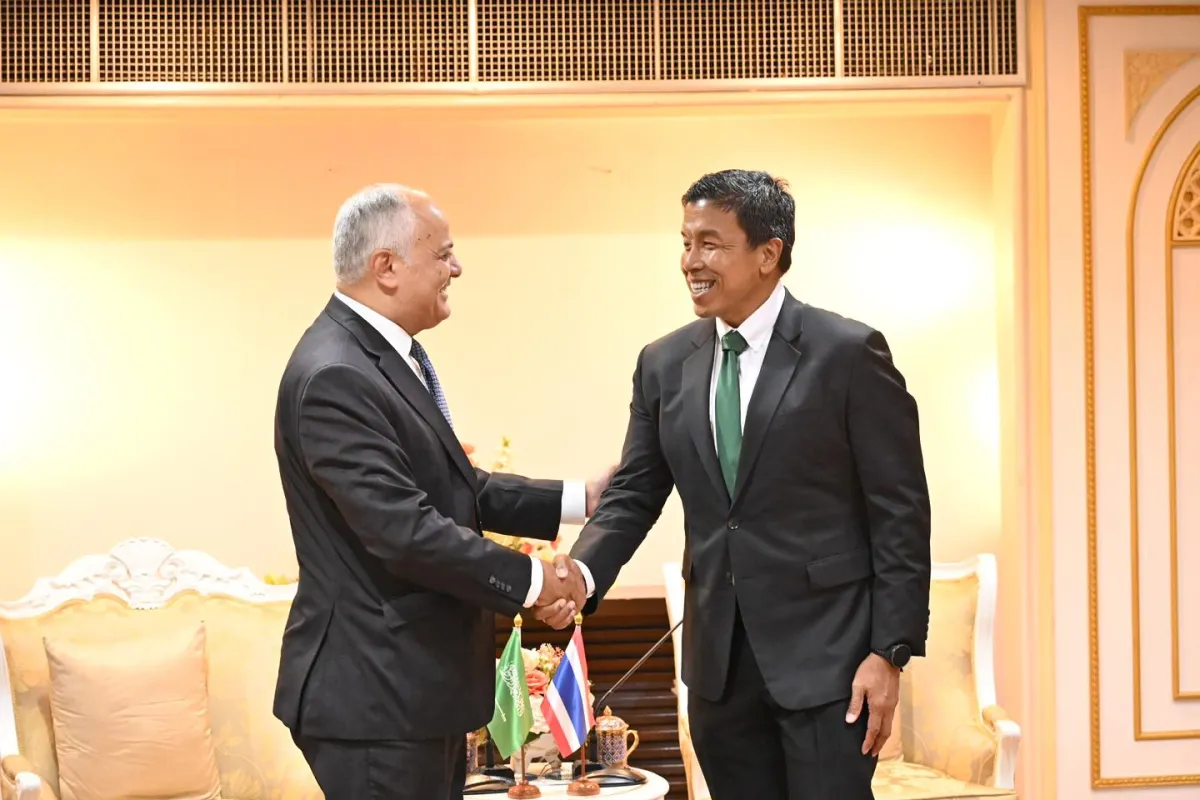 タイとサウジアラビアは長年にわたり、多方面で友好関係を築いてきました。最近では、チャチャート・バンコク都知事がバンコク市庁舎で、サウジアラビア王国駐タイ大使館のアブドゥルラフマン大使を表敬訪問し、バンコクとサウジアラビアの首都リヤドの関係強化について話し合いました。