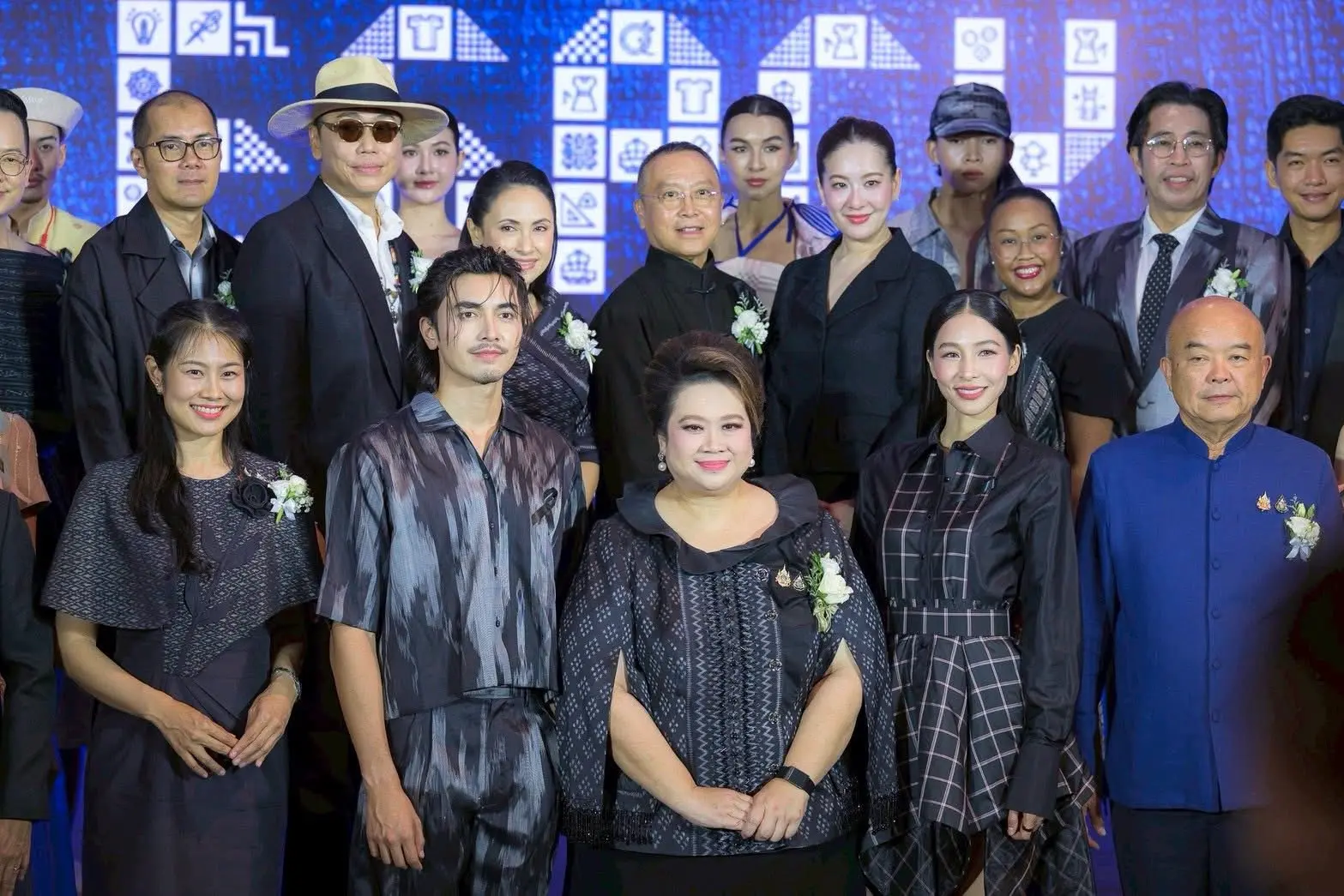 Thai Textiles and Contemporary...