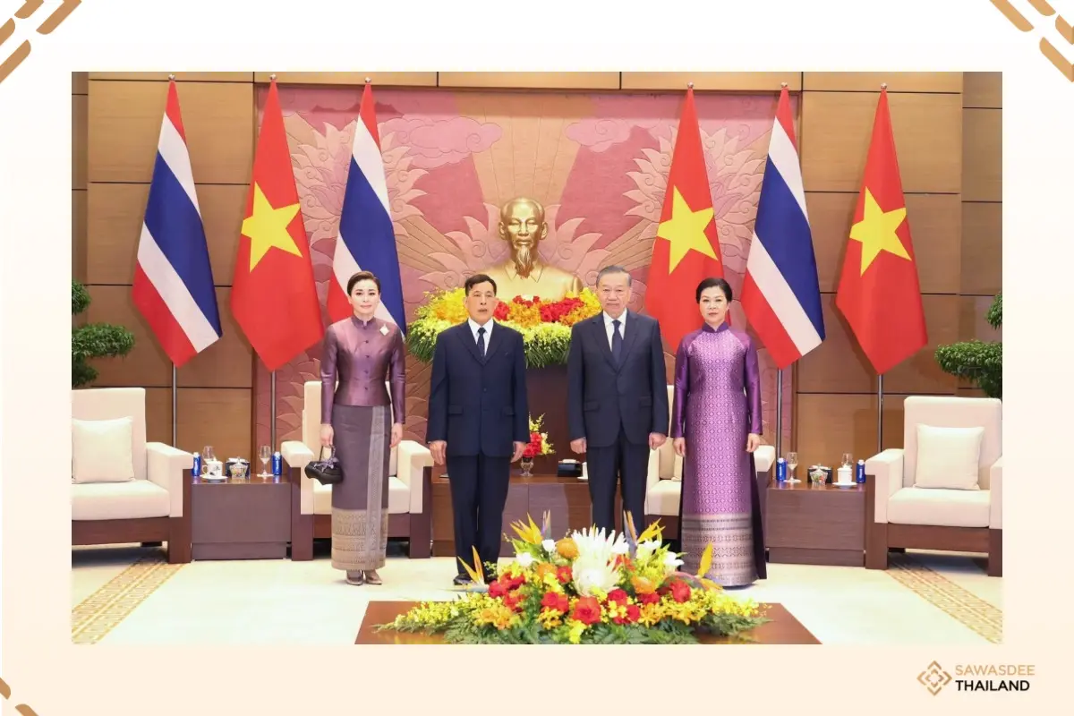 Their Majesties the King and t...