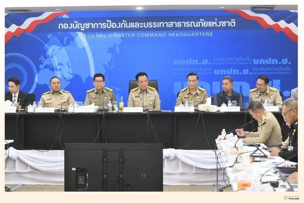 Thai PM Orders Urgent Flood Me...