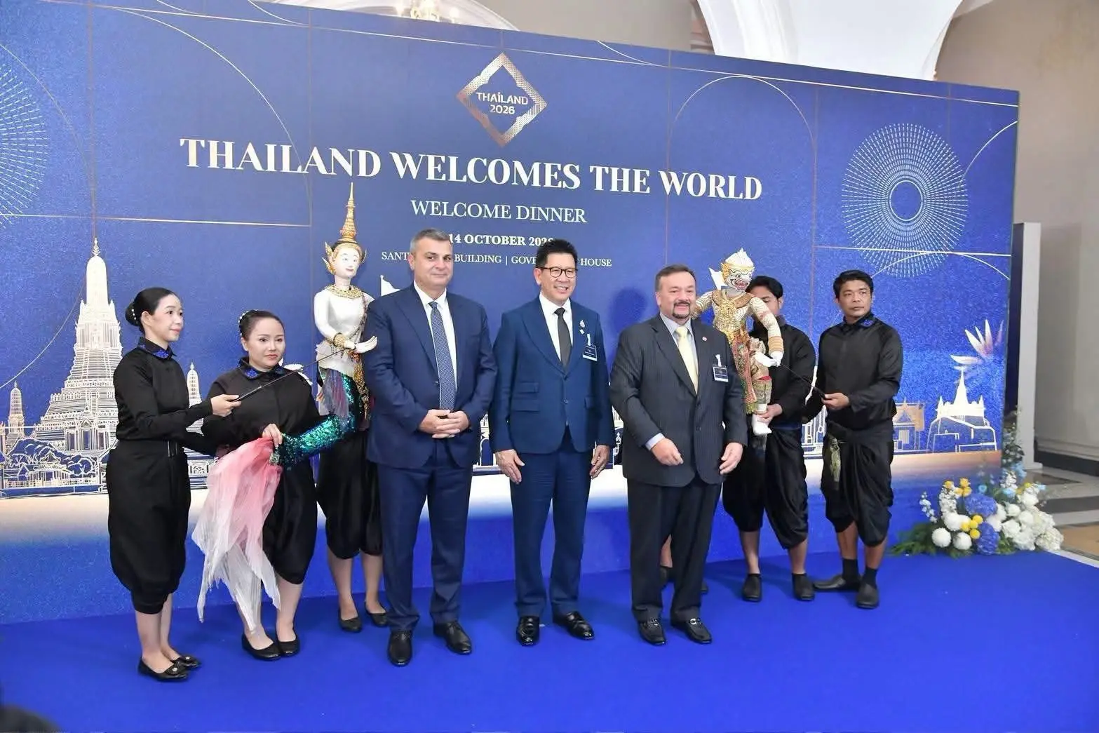 PM Anutin Showcases Thai Cultu...